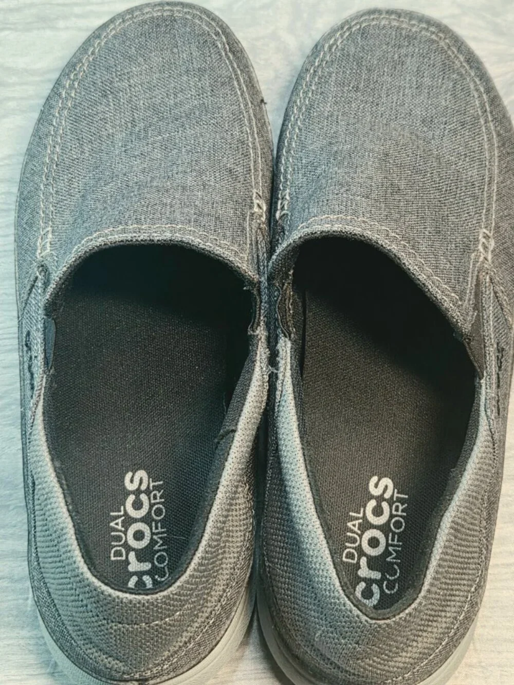 Crocs Santa Cruz Dual Comfort Loafer Mens Size 11 Gray Denim Canvas Slip On Shoe